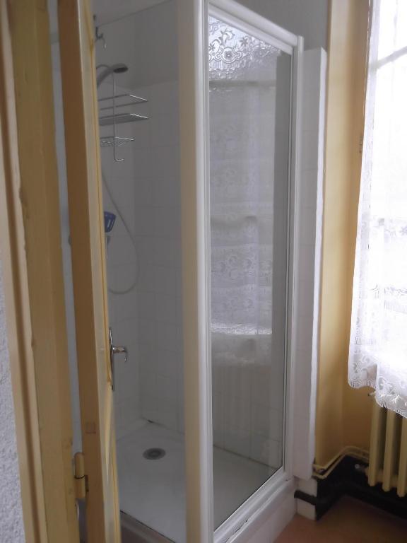 Hotel Du Dauphine Allevard Zimmer foto