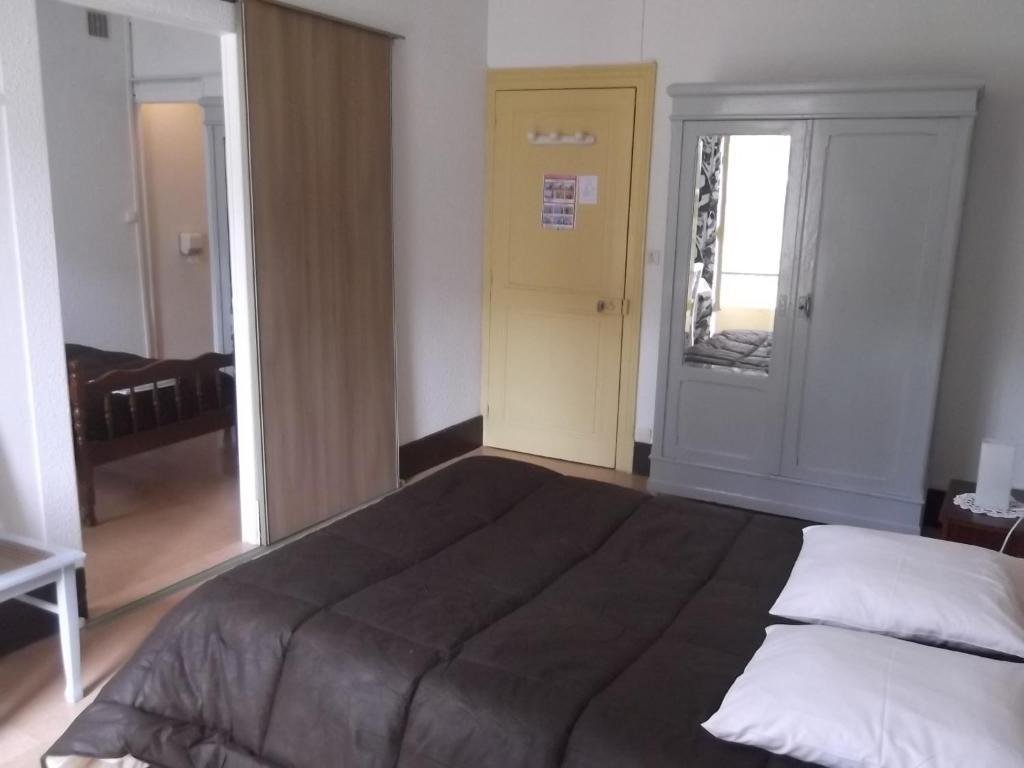 Hotel Du Dauphine Allevard Zimmer foto