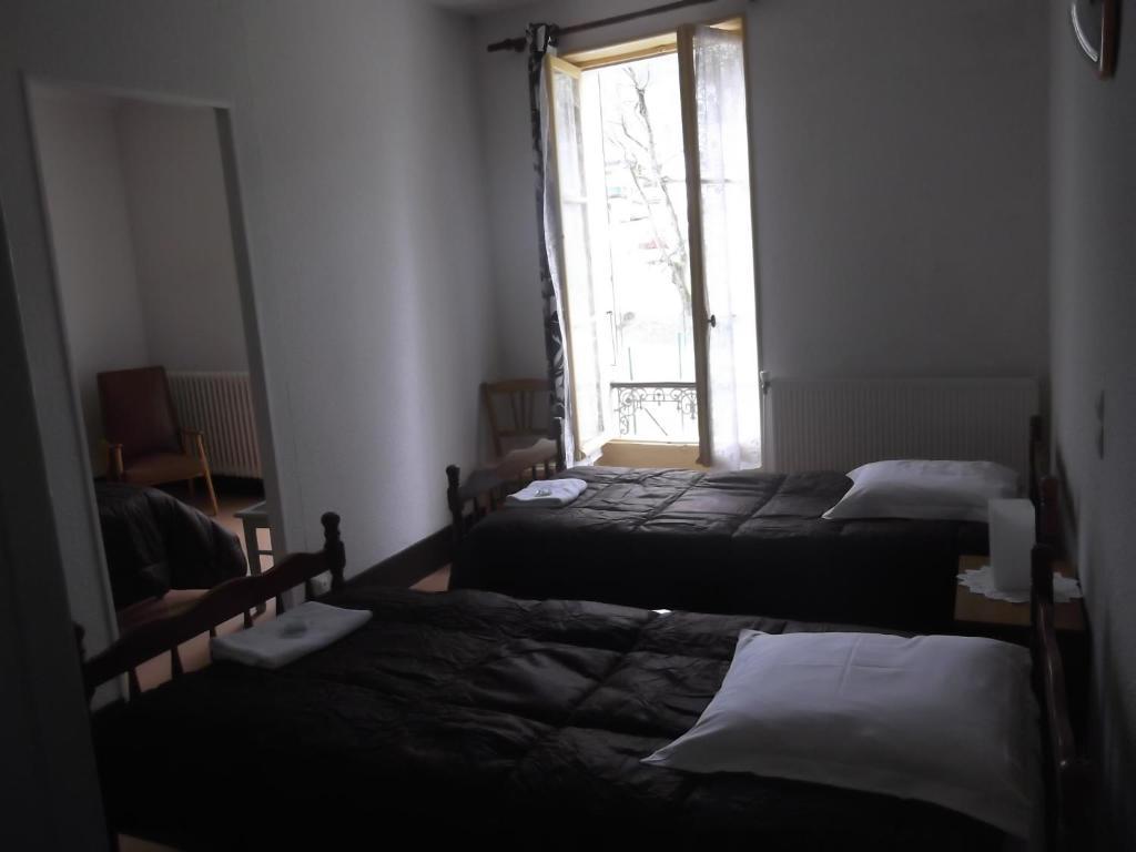 Hotel Du Dauphine Allevard Zimmer foto