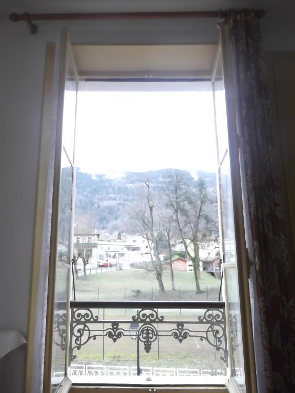 Hotel Du Dauphine Allevard Zimmer foto